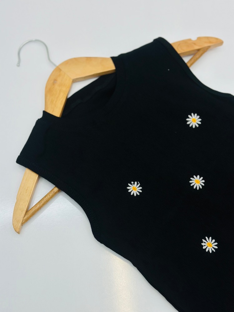 تاپ گلدوزی
